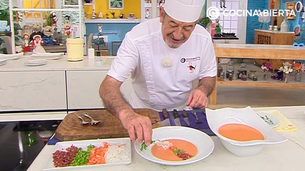 gazpacho suave sin pepino receta verano karlos arguinano karl67940321 paso6