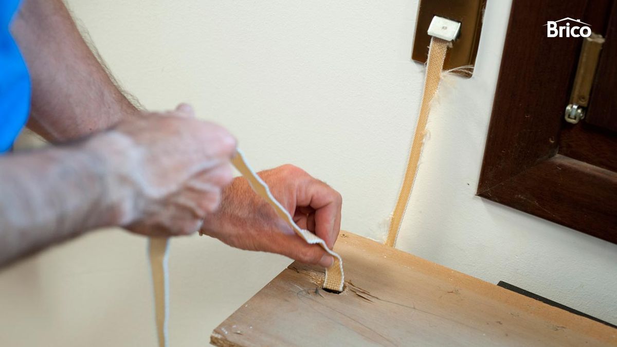 Cambiar la correa de la persiana paso 5