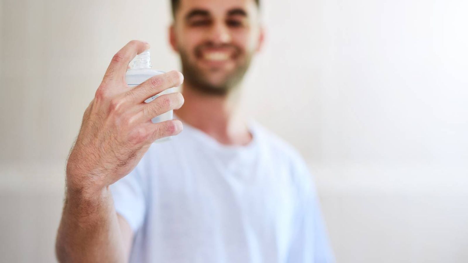 El aftershave adecuado: menos alcohol, más calma