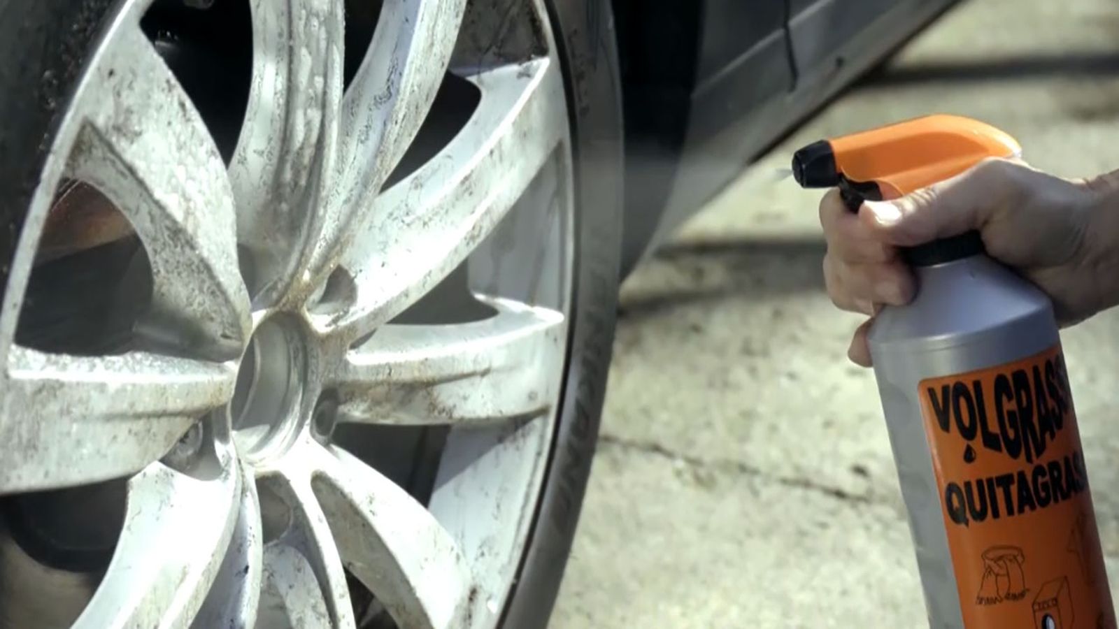 limpiar grasas desde la vitroceramica hasta las llantas del coche llantas paso1 limpiar grasas desde la vitroceramica hasta las llantas del coche llantas paso1