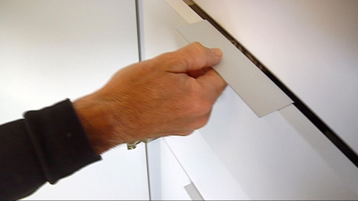 Colocar tiradores para cajones paso 7