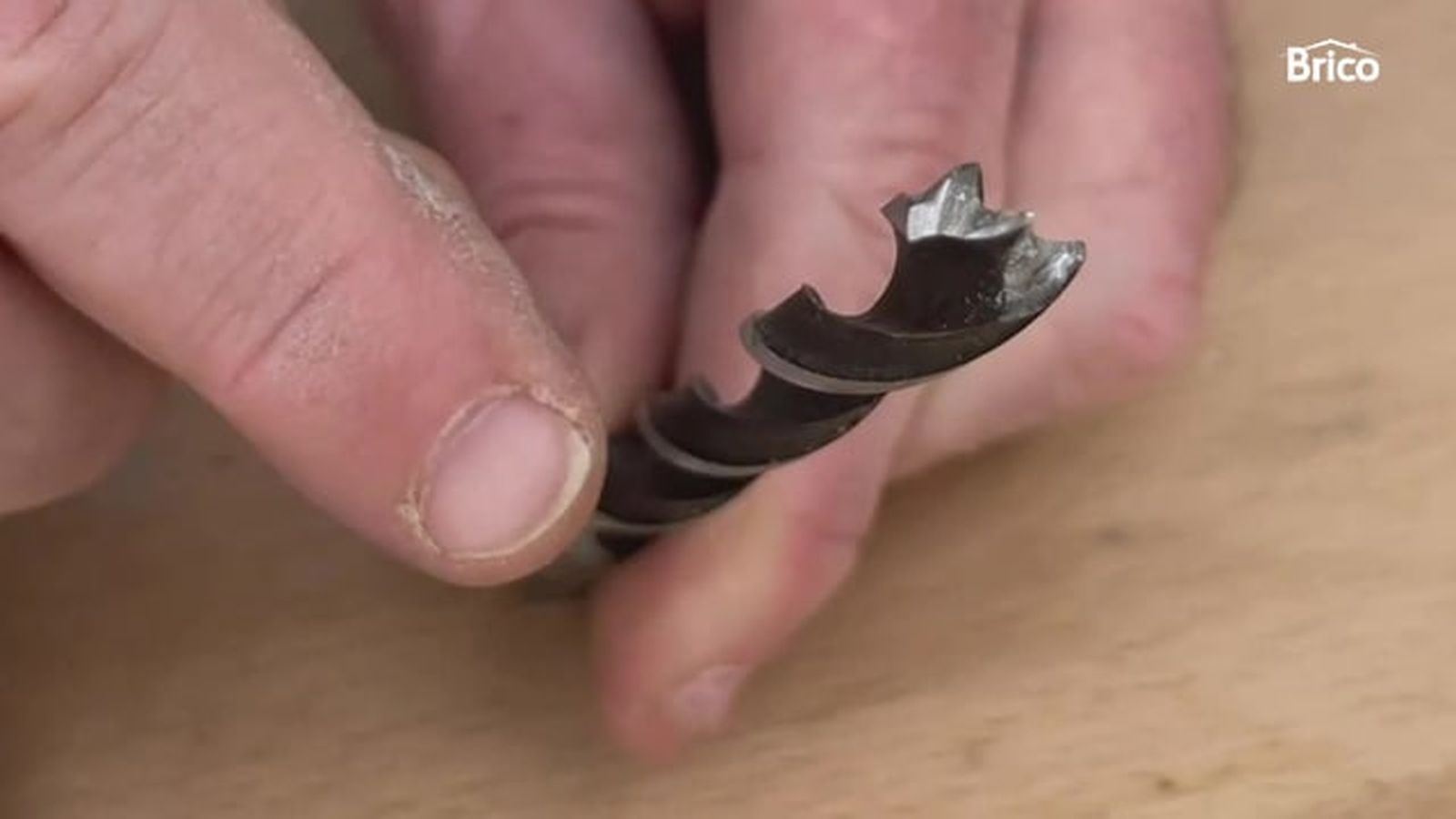 como afilar una broca para madera paso 2 como afilar una broca para madera paso 2