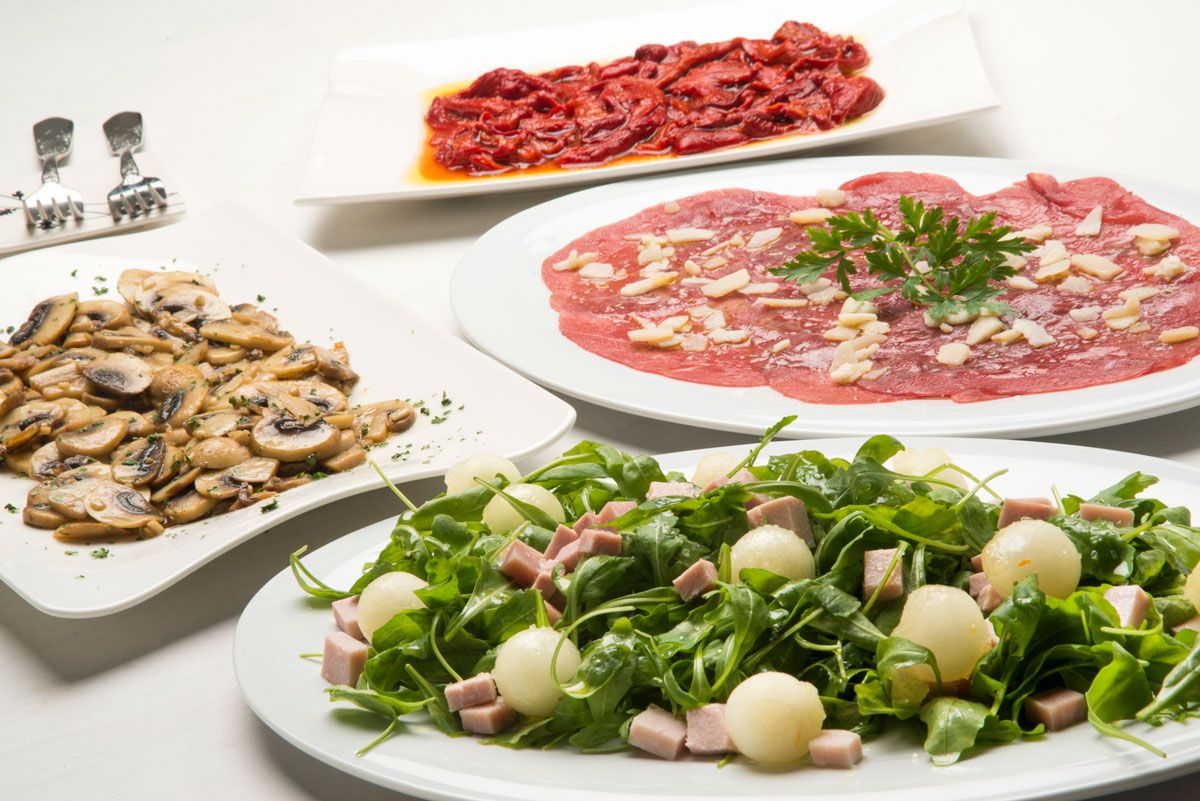 5440 1 Carpaccio de ternera con su guarnición (925) xl