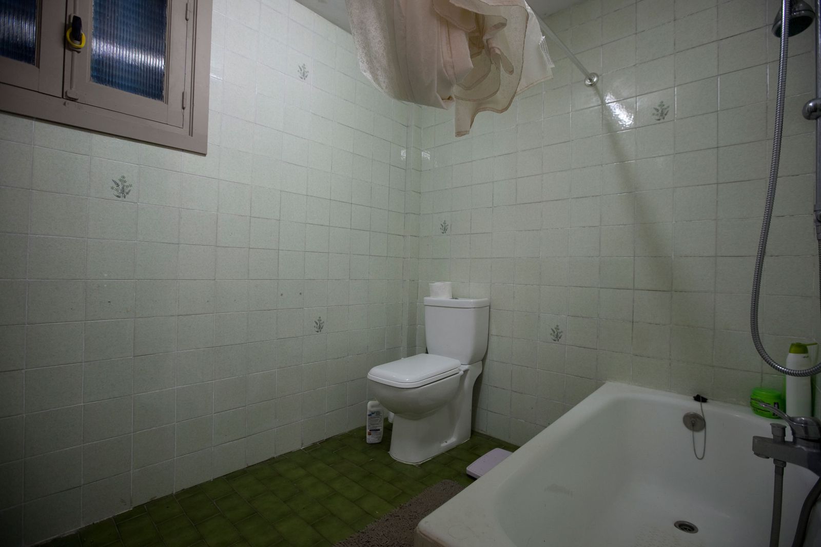 Cómo modernizar un baño viejo paso 1