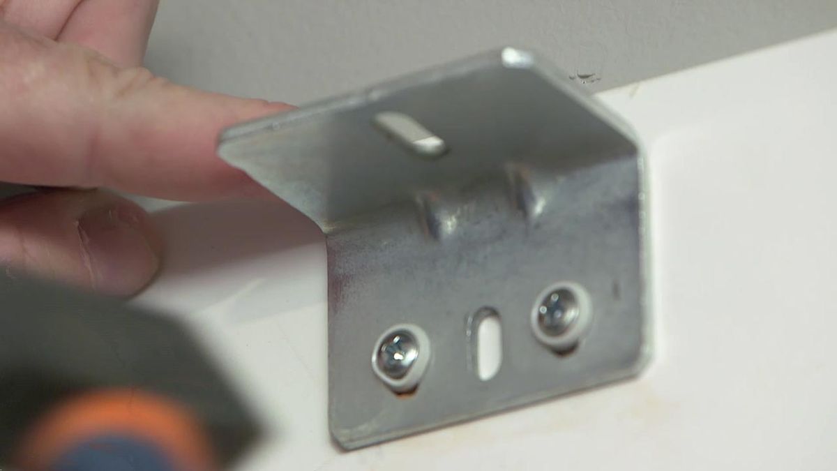 Como convertir una puerta abatible en una puerta corredera paso 9