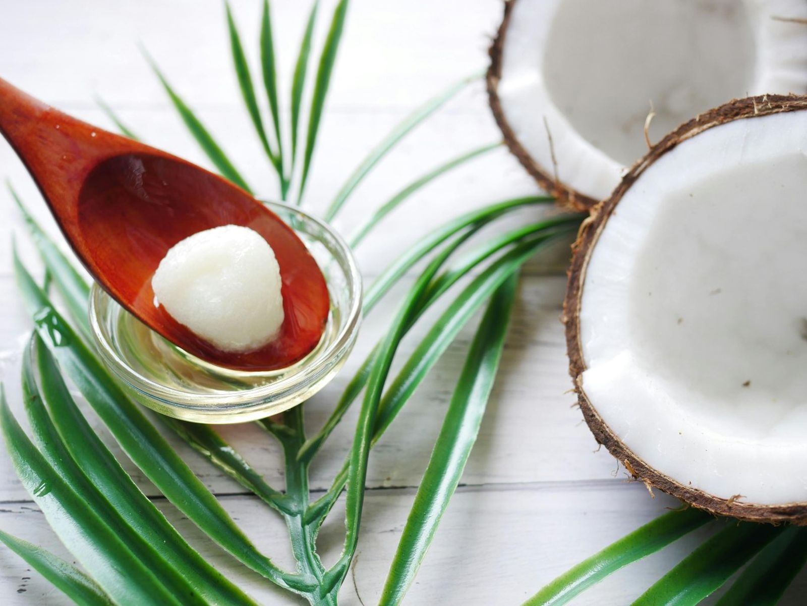 El aceite de coco tiene múltiples beneficios. El aceite de coco tiene múltiples beneficios.