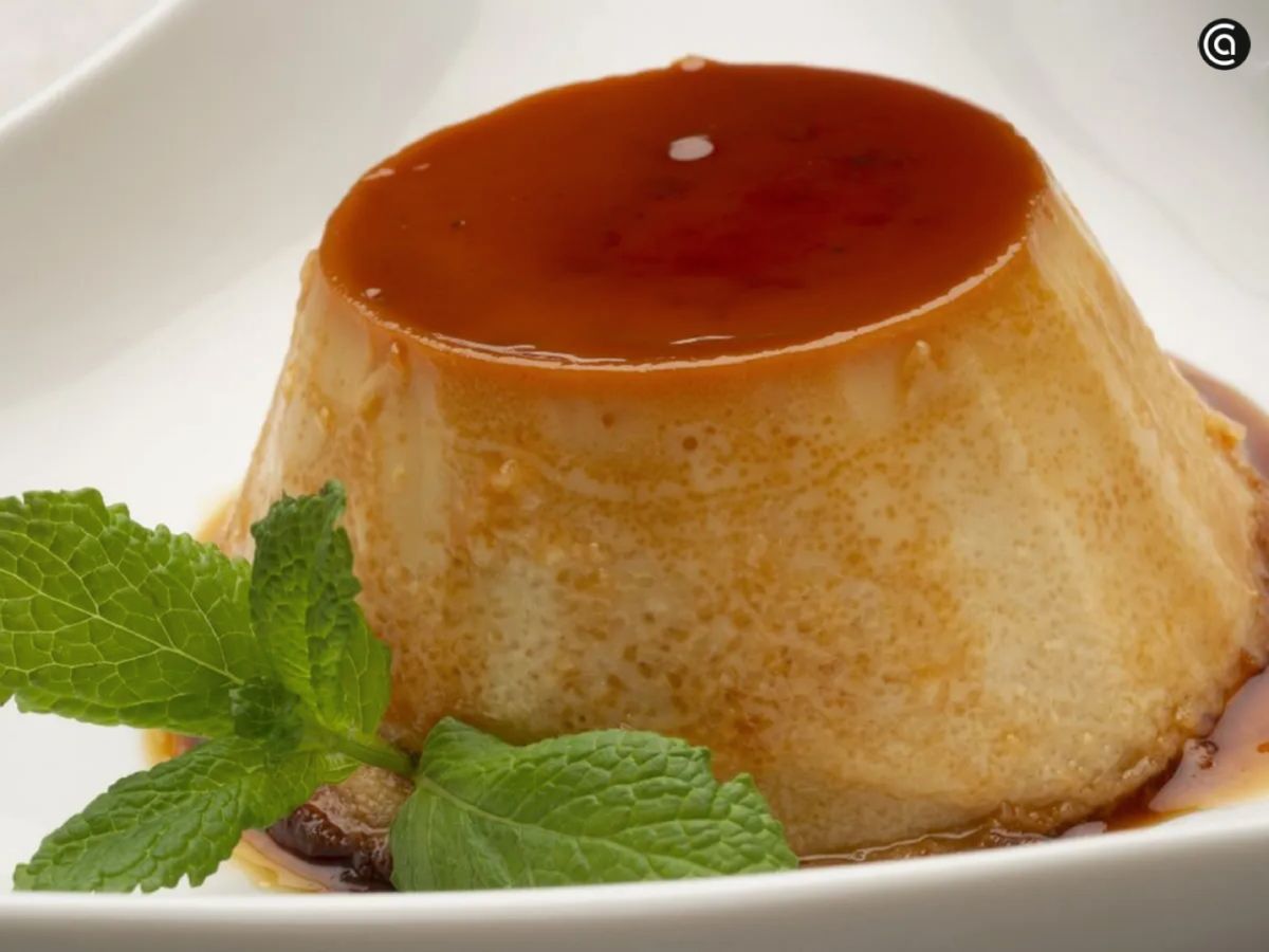 Un flan de turrón cremoso y aromático, perfecto para quienes buscan un postre clásico con un toque navideño.