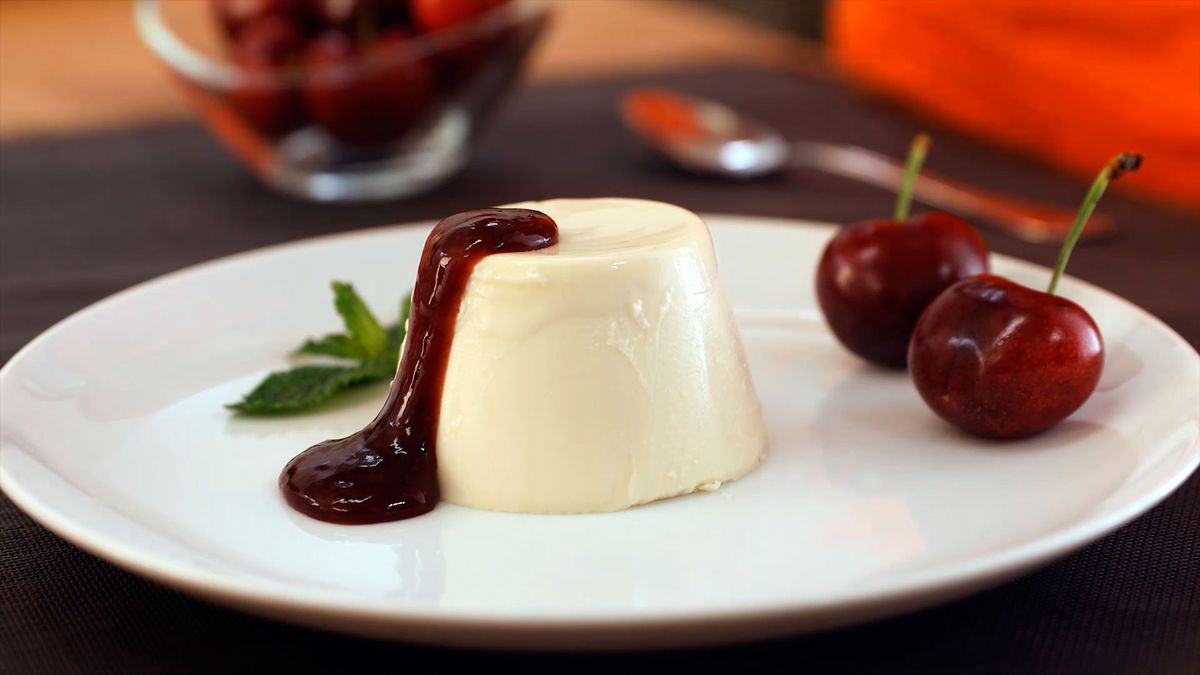 Receta de panacota con salsa de cerezas   paso 7