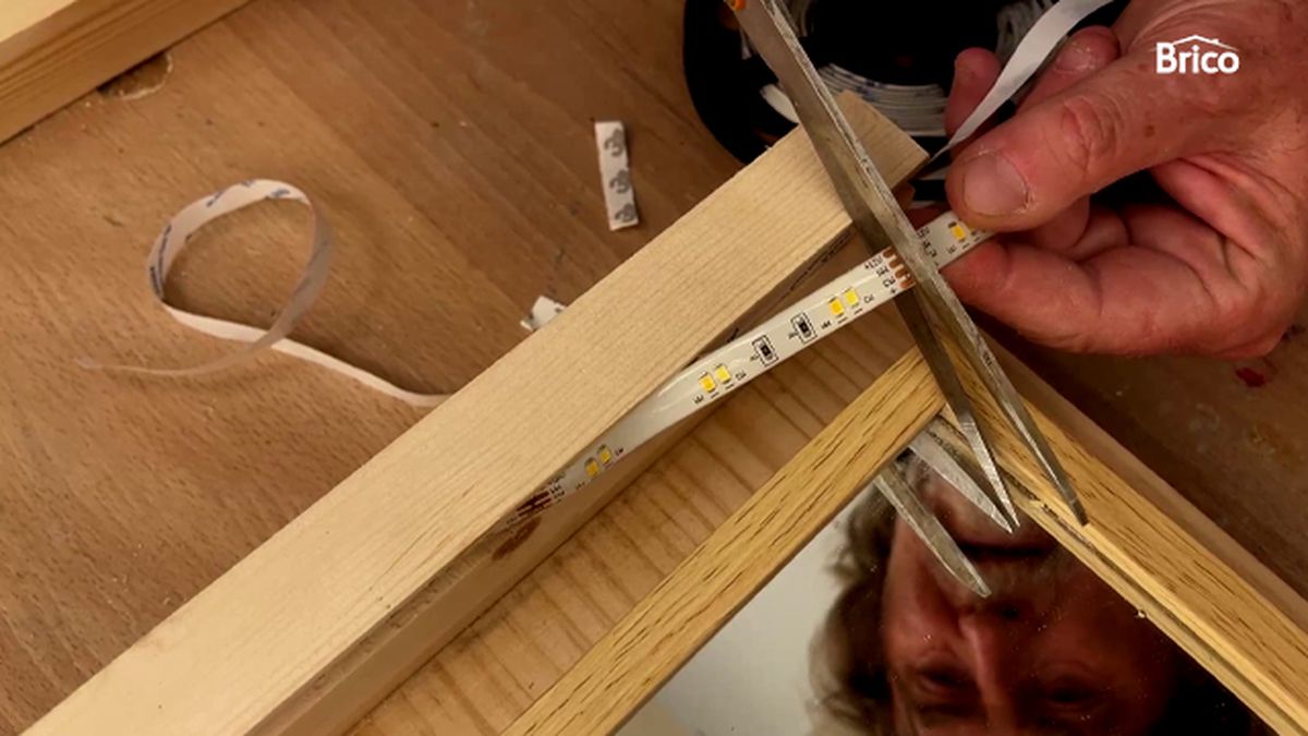 Bricomania 38 tocador maquillaje con luz paso 11