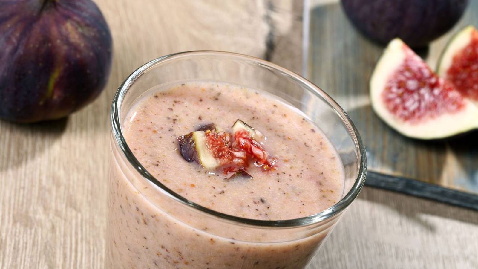 Batido de higos frescos y leche de avena