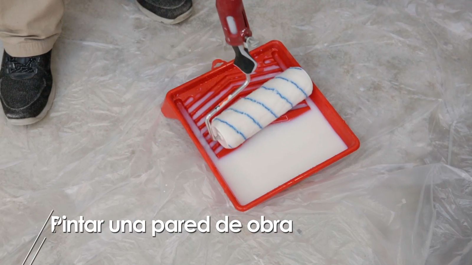 Cómo pintar una pared de obra paso 4