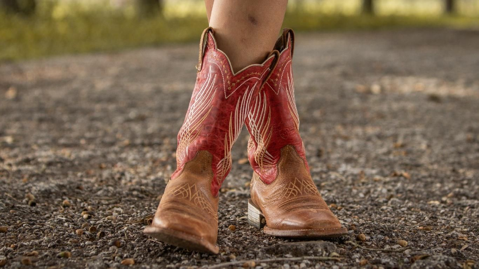 Las botas cowboy añaden personalidad a tus outfits