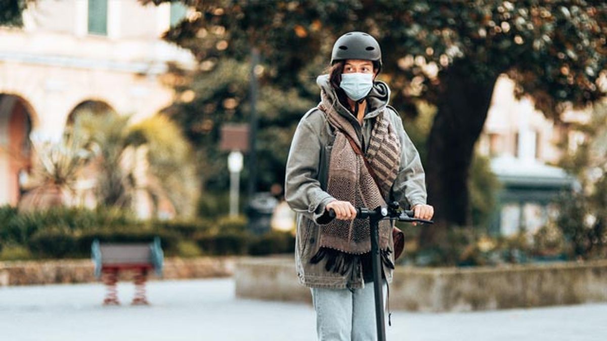 nueva normativa regulacion patinetes electricos madrid barcelona espana casco