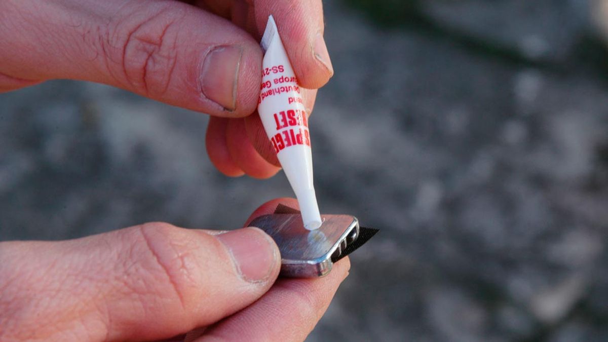 Sujeción de espejo retrovisor paso 5