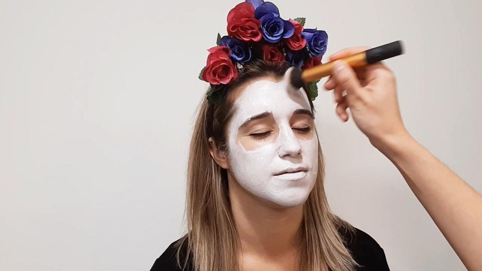 Cómo hacer maquillaje de Catrina o calavera mexicana - paso 1 Cómo hacer maquillaje de Catrina o calavera mexicana - paso 1