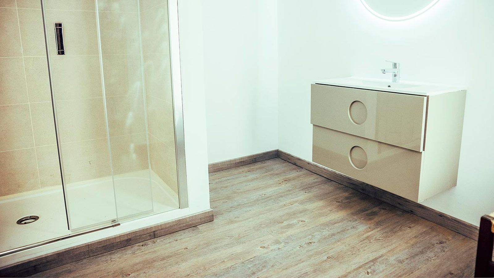 Cómo cambiar el suelo del baño sin obras paso 12 Cómo cambiar el suelo del baño sin obras paso 12
