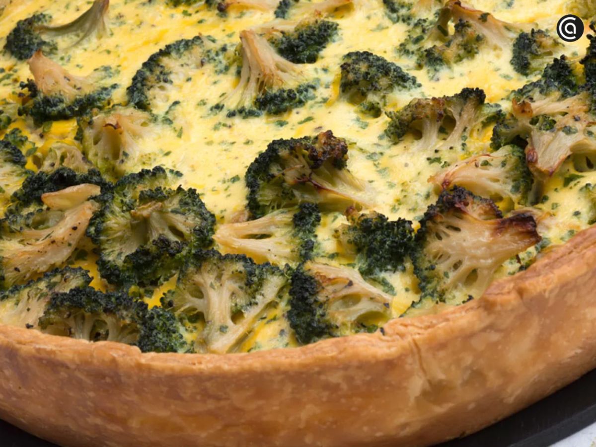 El brócoli, uno de los superalimentos de la temporada, protagoniza una quiche llena de sabor.