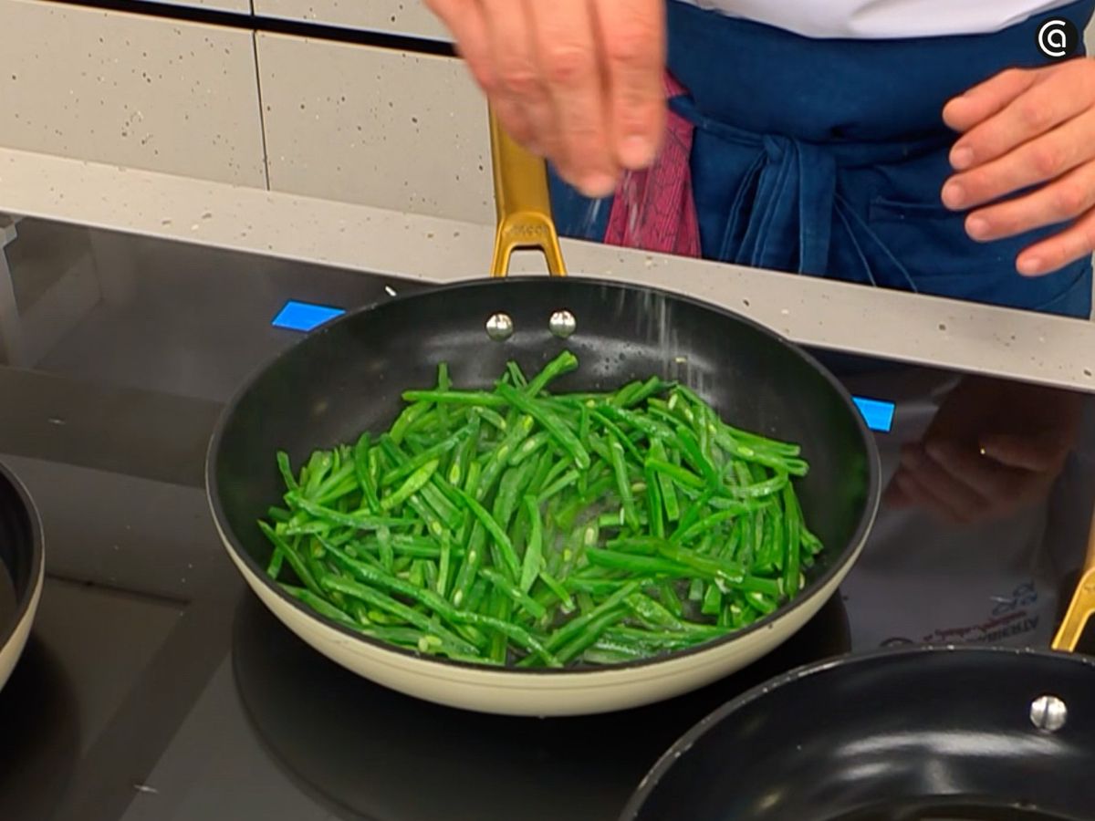 Cocina las judías verdes con ajo hasta que se ablanden