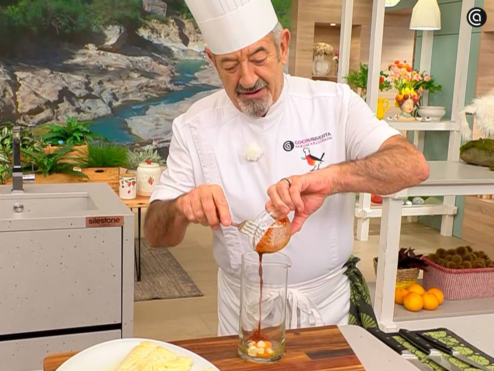 Prepara la mahonesa de ajo y pimentón