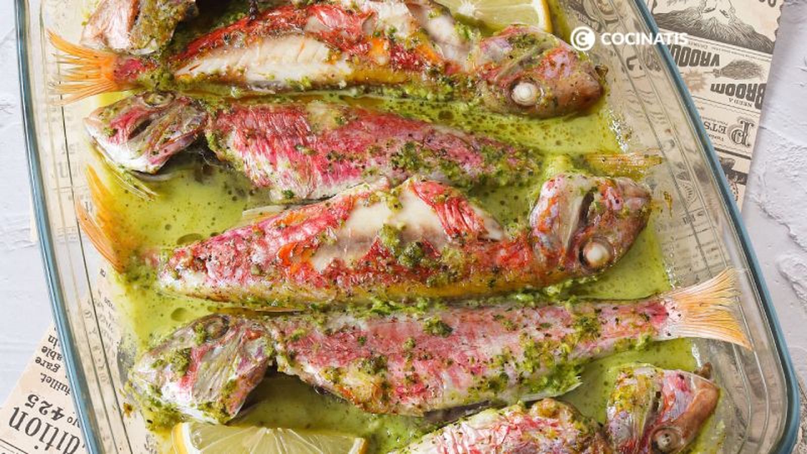 Salmonetes al horno con vino blanco Salmonetes al horno con vino blanco