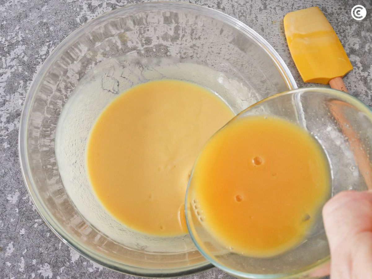 Añadir la gelatina diluida para dar textura al mousse de maracuyá