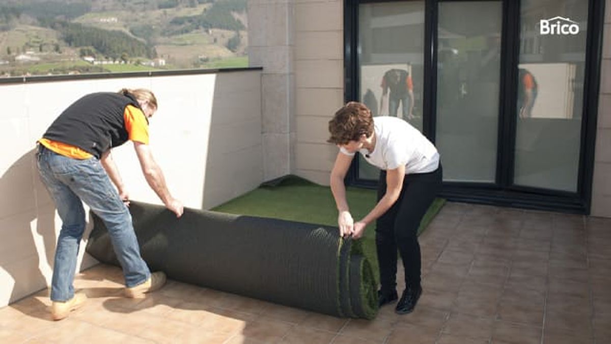 Bricomania 693 poner cesped artificial terraza paso1