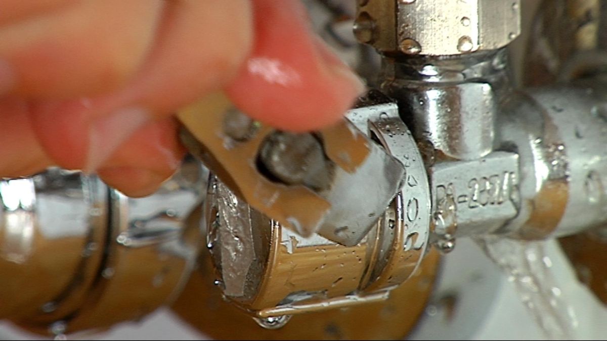 Cambiar tomas de agua paso 1