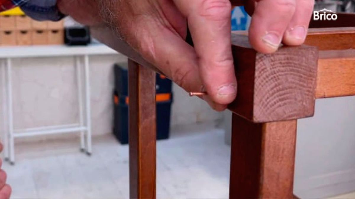 Reforzar la unión con clavos de cabeza perdida