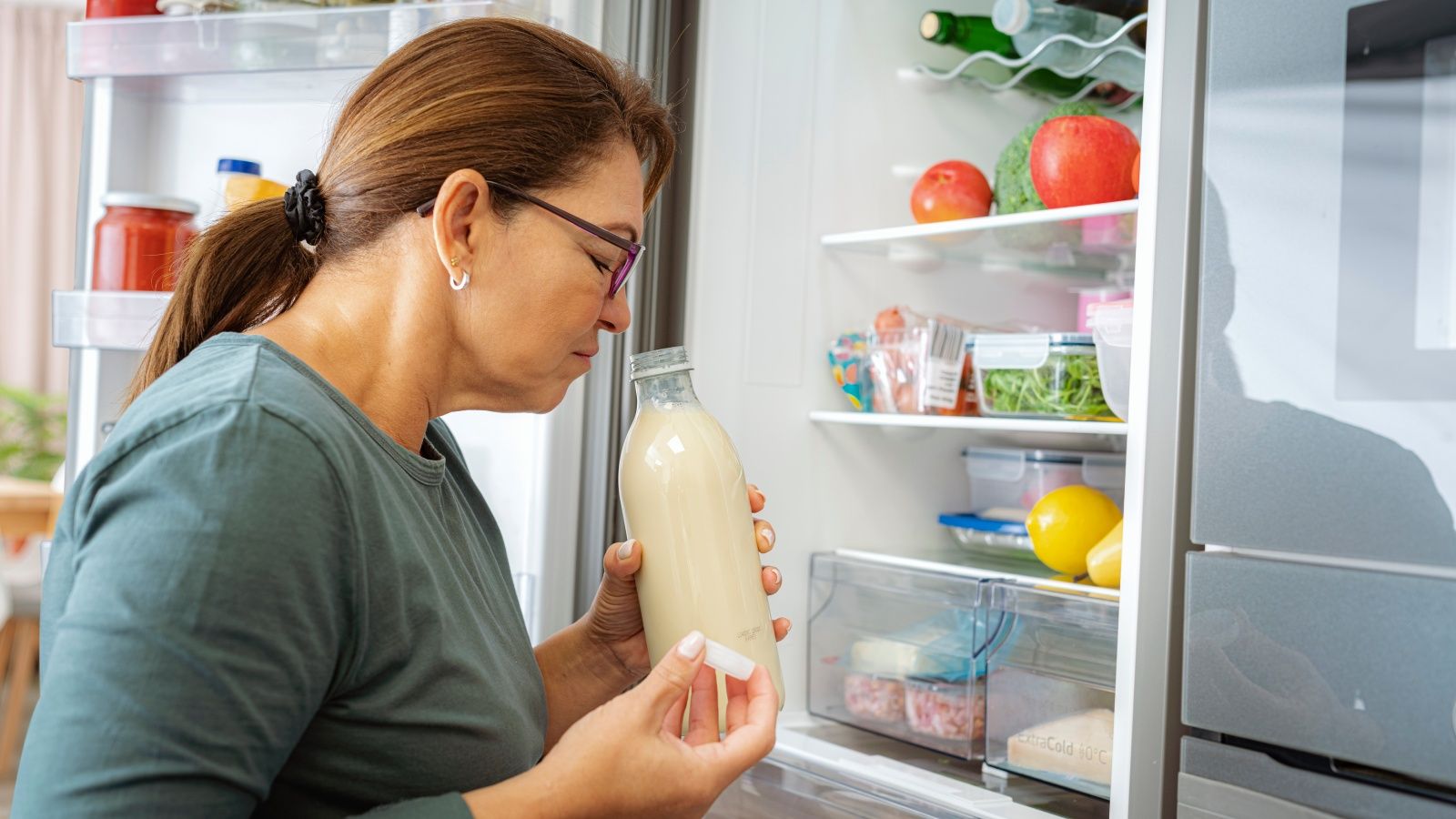 Guardar los alimentos correctamente en la nevera es fundamental