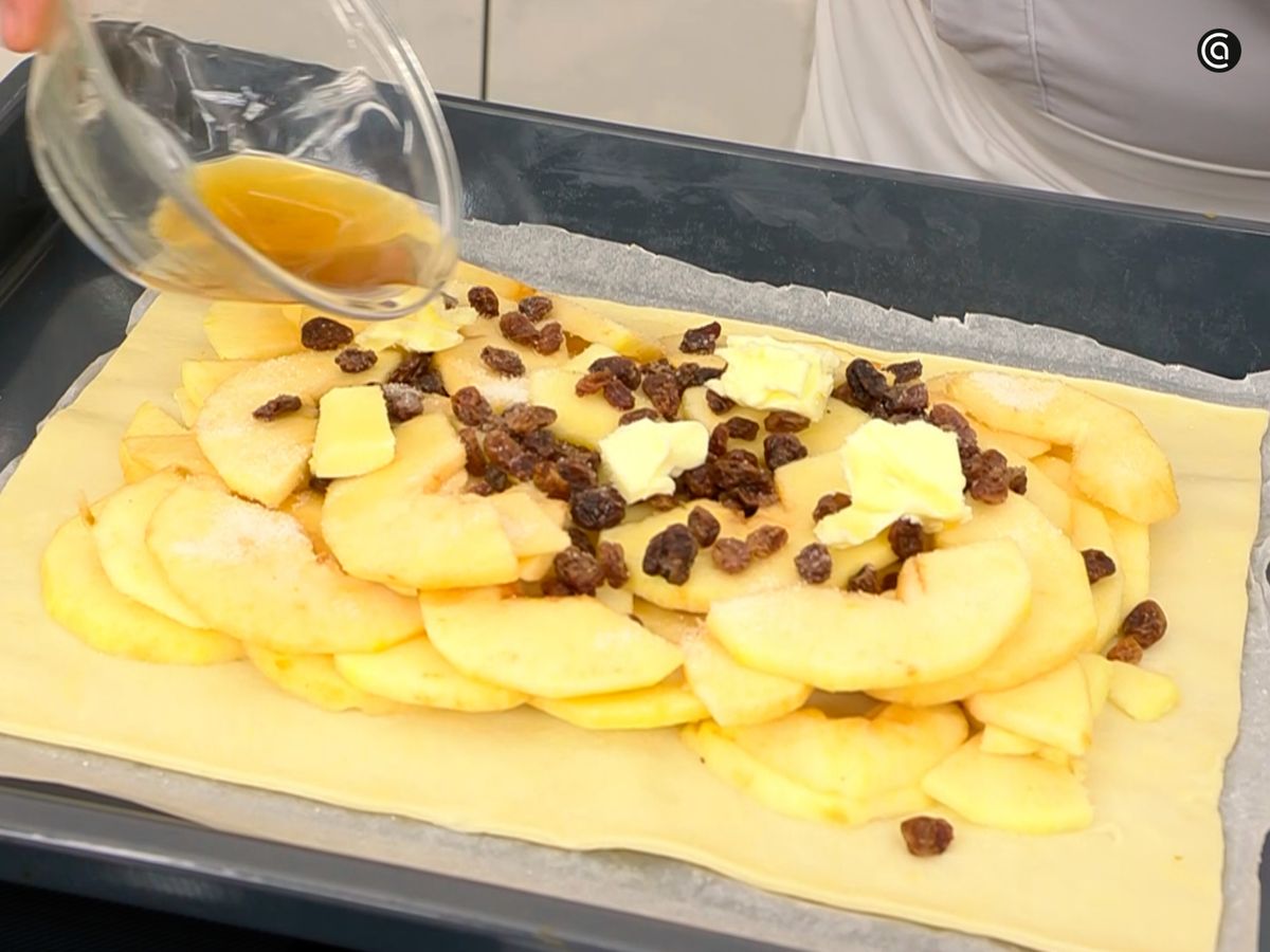 Vierte también el ron en la empanada