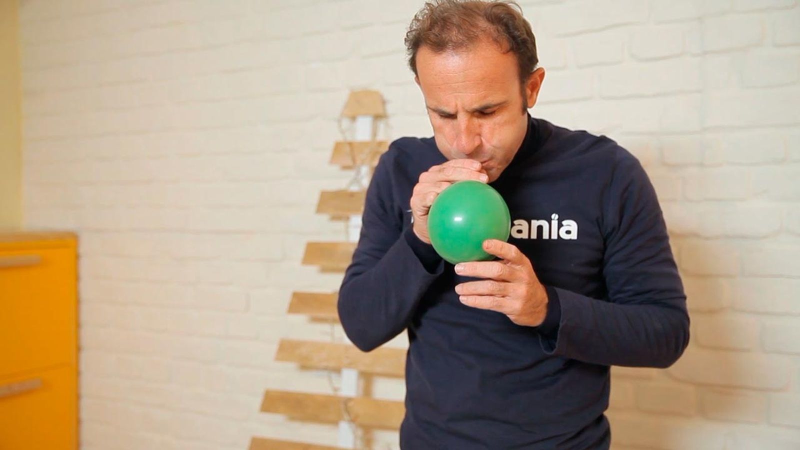 Cómo hacer bolas de Navidad con cuerdas paso 5 Cómo hacer bolas de Navidad con cuerdas paso 5
