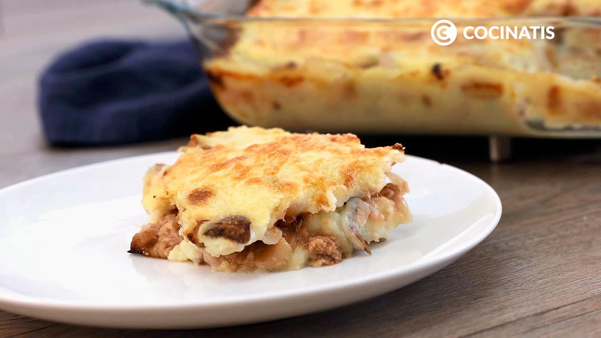 Receta de pastel de atún, champiñones y puré de patata al horno