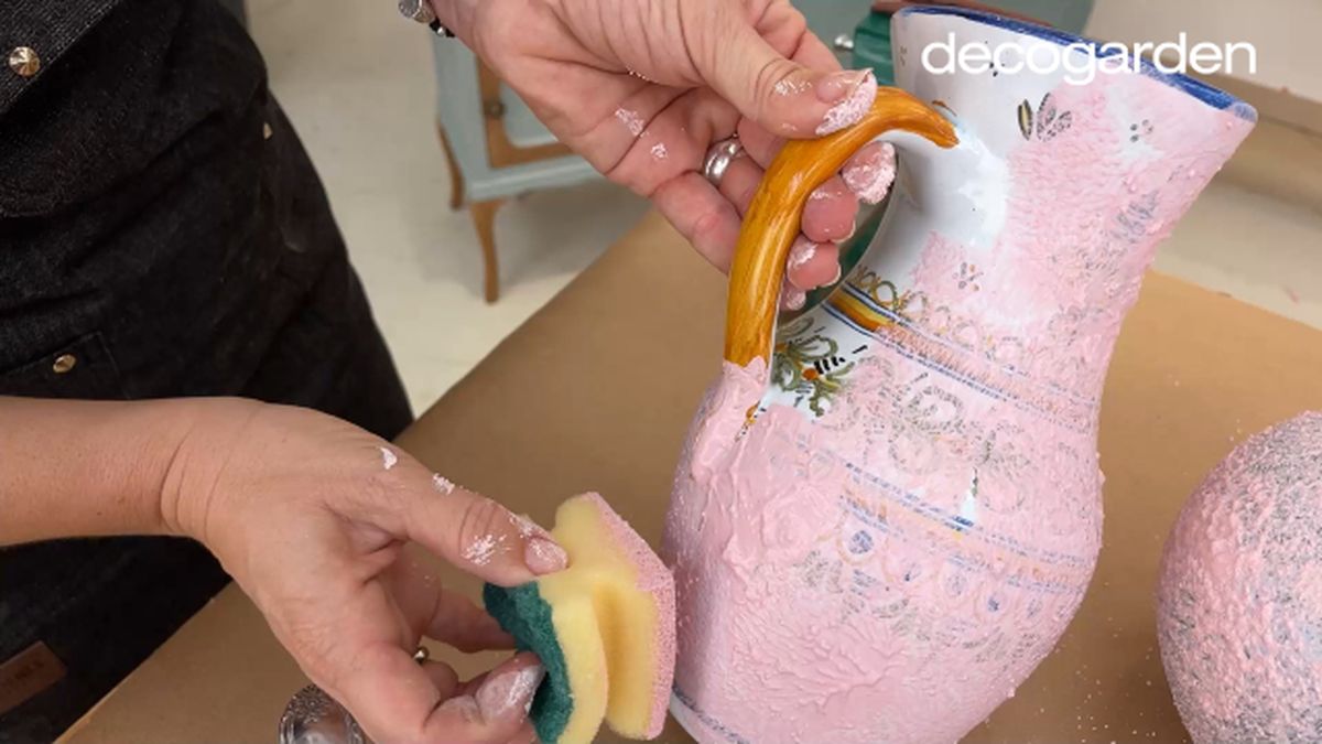 pintar con pintura a la tiza y esponja 2