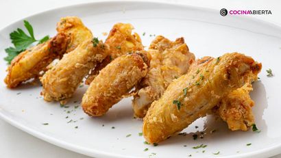 Alitas de pollo crujientes, sabrosas y jugosas por dentro