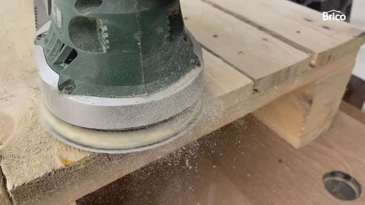 Bricomania 18 mesa alta con palets paso6