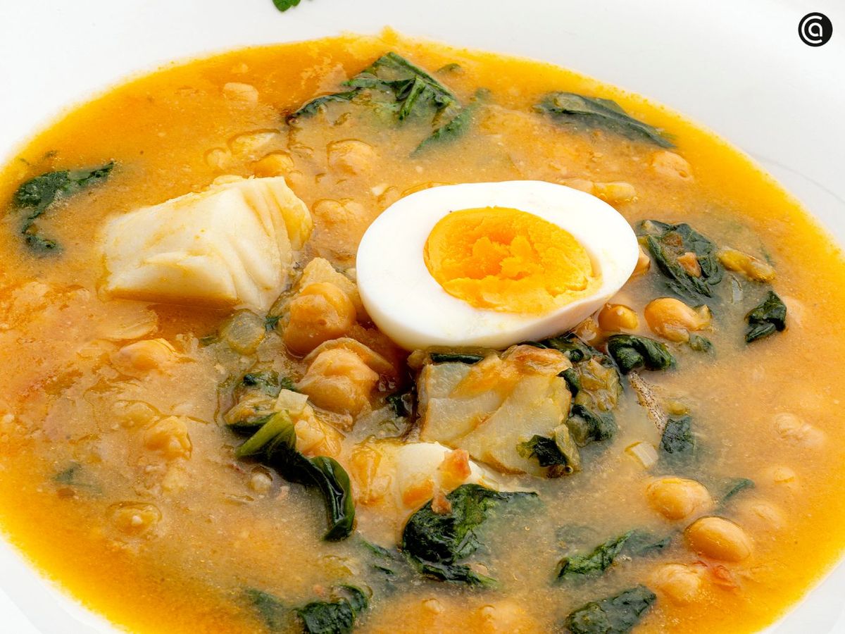 Potaje de garbanzos con bacalao y espinacas Potaje de garbanzos con bacalao y espinacas