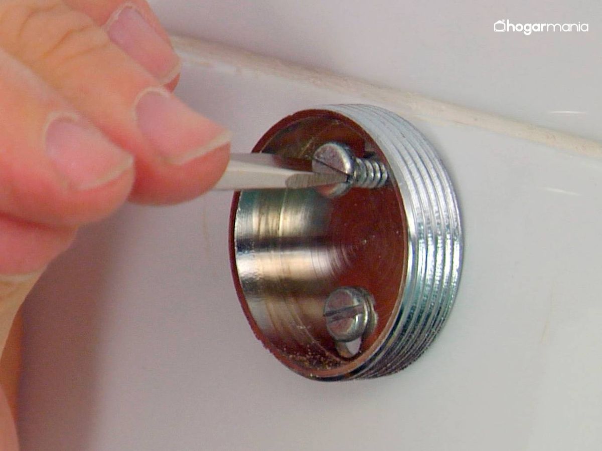 Atornilla los nuevos tornillos