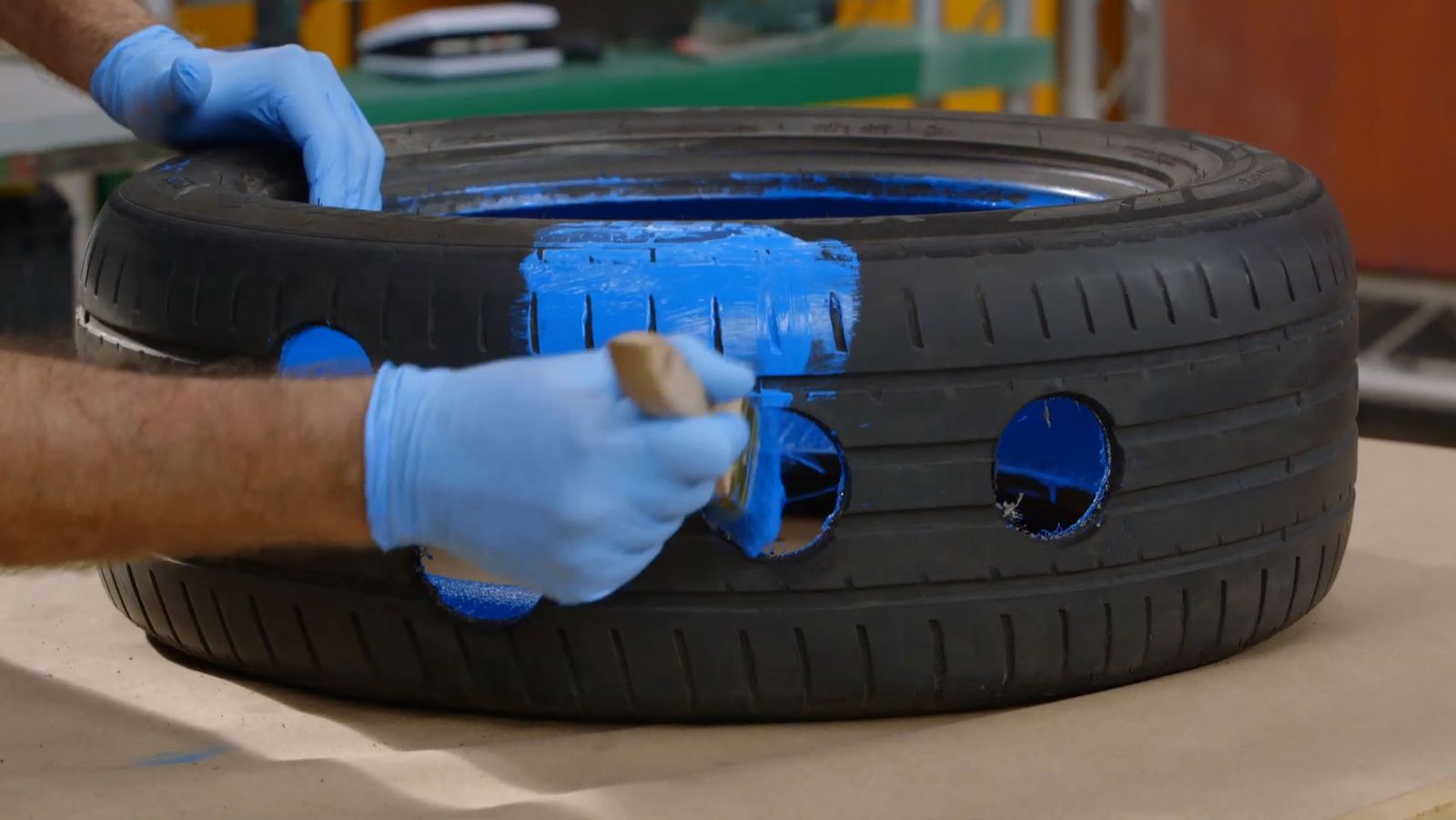 Cómo hacer un paragüero con un neumático paso 5 Cómo hacer un paragüero con un neumático paso 5