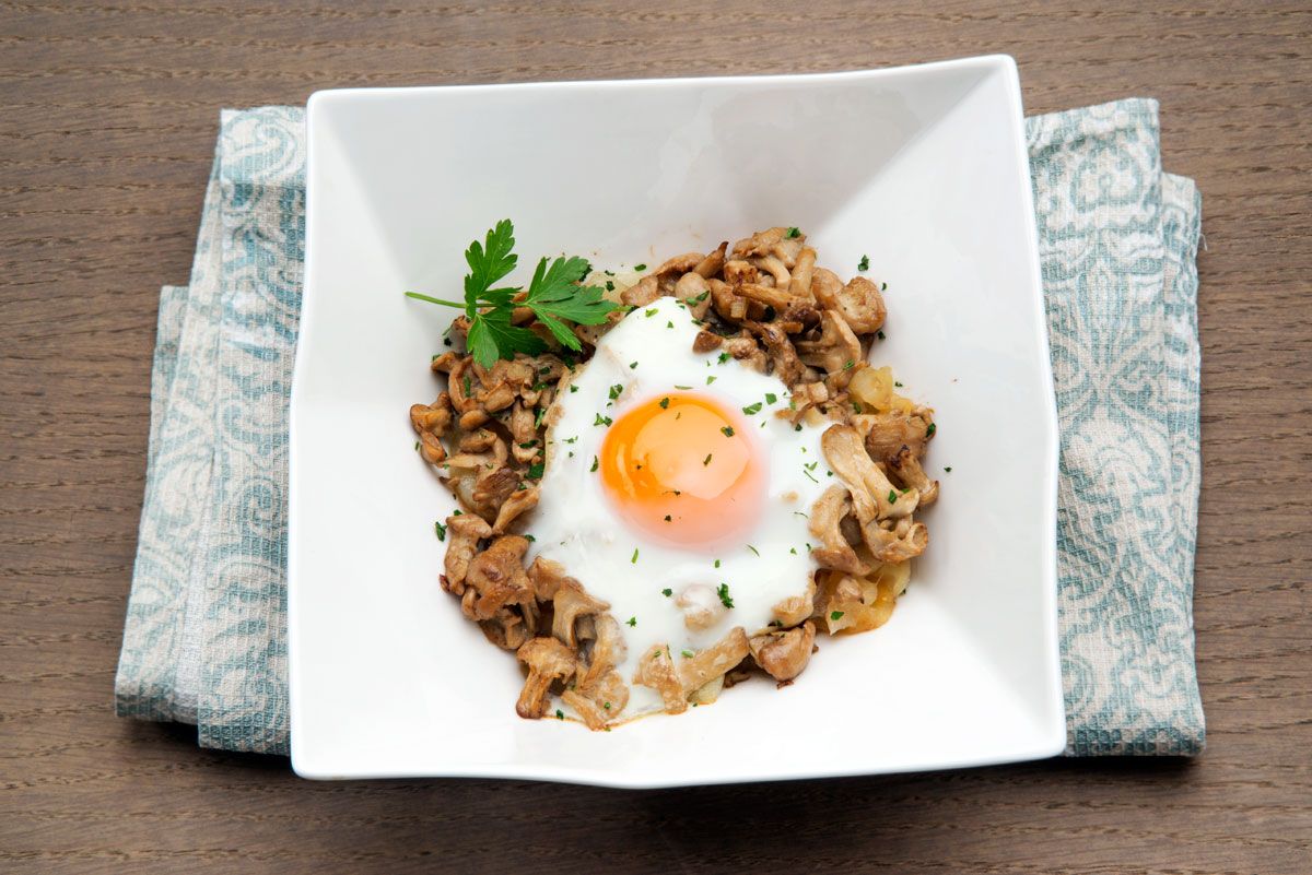 5574 1 Huevos, patatas y setas de primavera (959) editorial xl