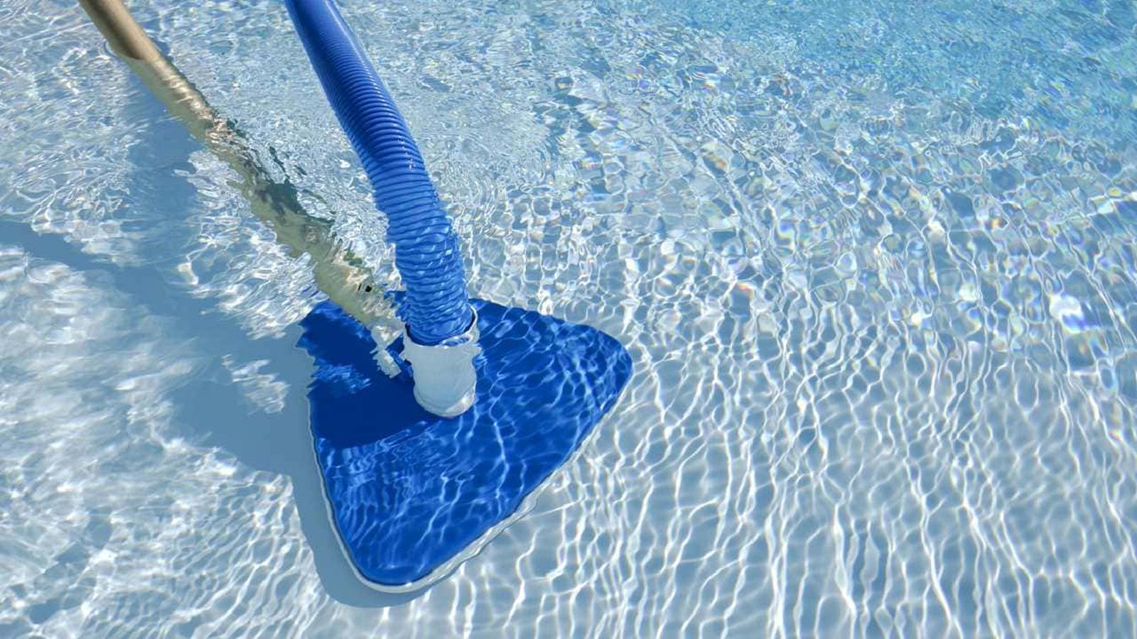 producto para limpiar la piscina limpiafondos