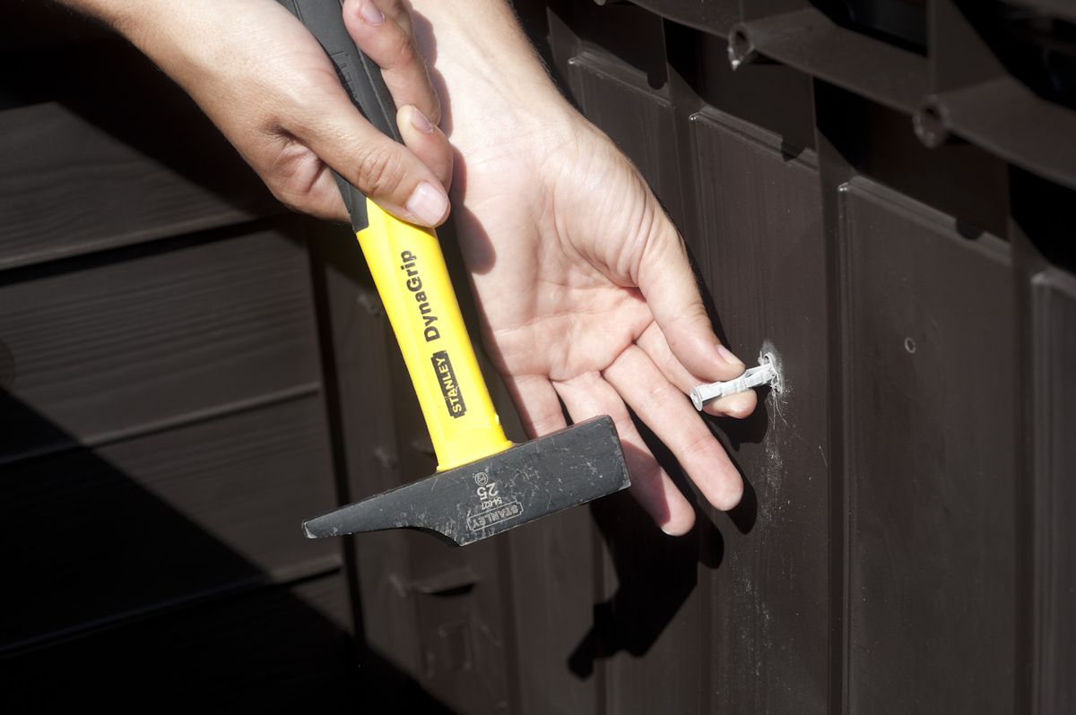 Bricomania 705 Sujetar mueble de exterior p2