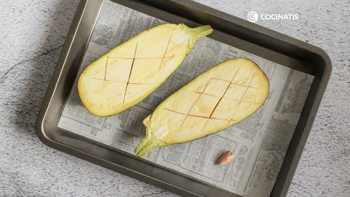 Preparamos las berenjenas para asarlas en el horno