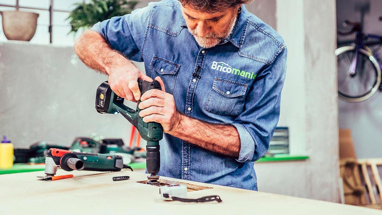 Cómo hacer una mesa escritorio de madera paso 5 Cómo hacer una mesa escritorio de madera paso 5