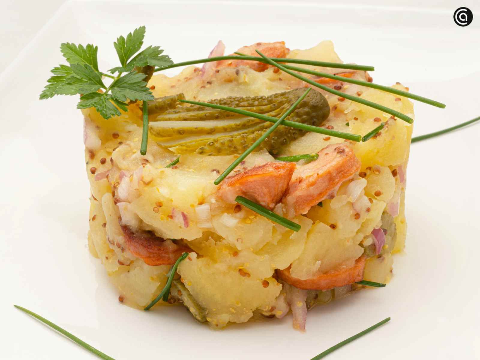 Ensalada alemana de patatas y salchichas