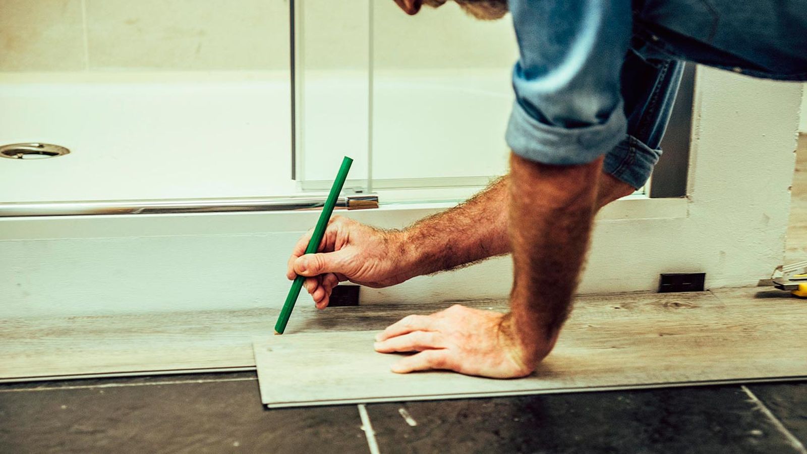 Cómo cambiar el suelo del baño sin obras paso 5 Cómo cambiar el suelo del baño sin obras paso 5