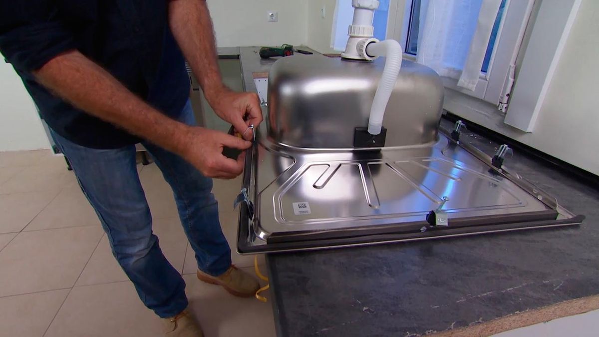 Cómo instalar una cocina en ángulo (Parte 2) paso 6