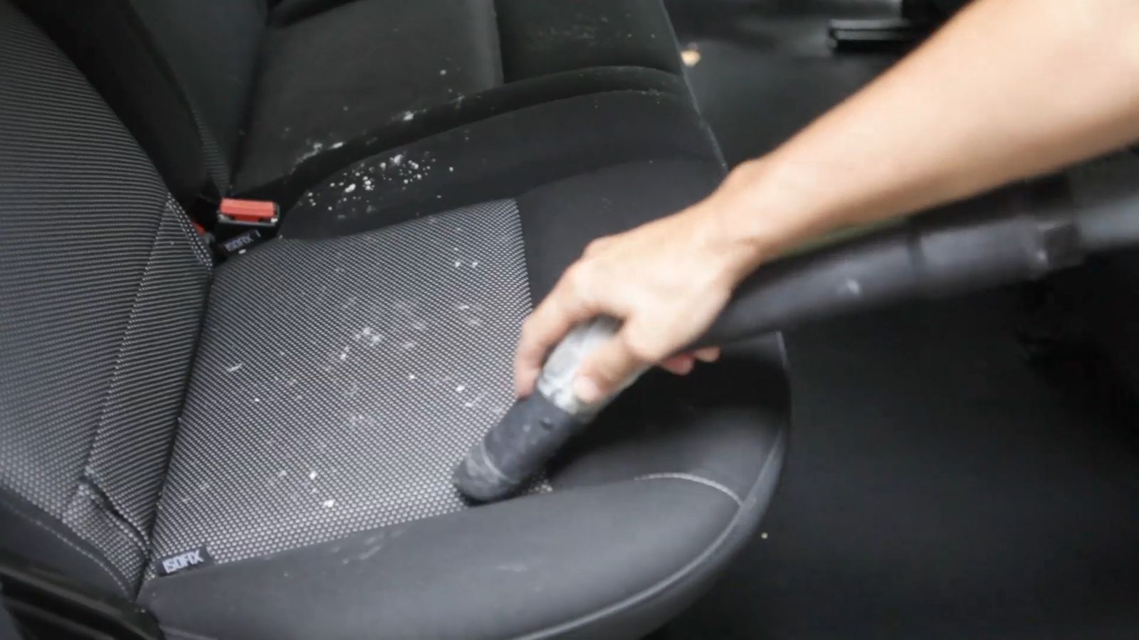 6 como limpiar tapiceria coche volvone light paso 2