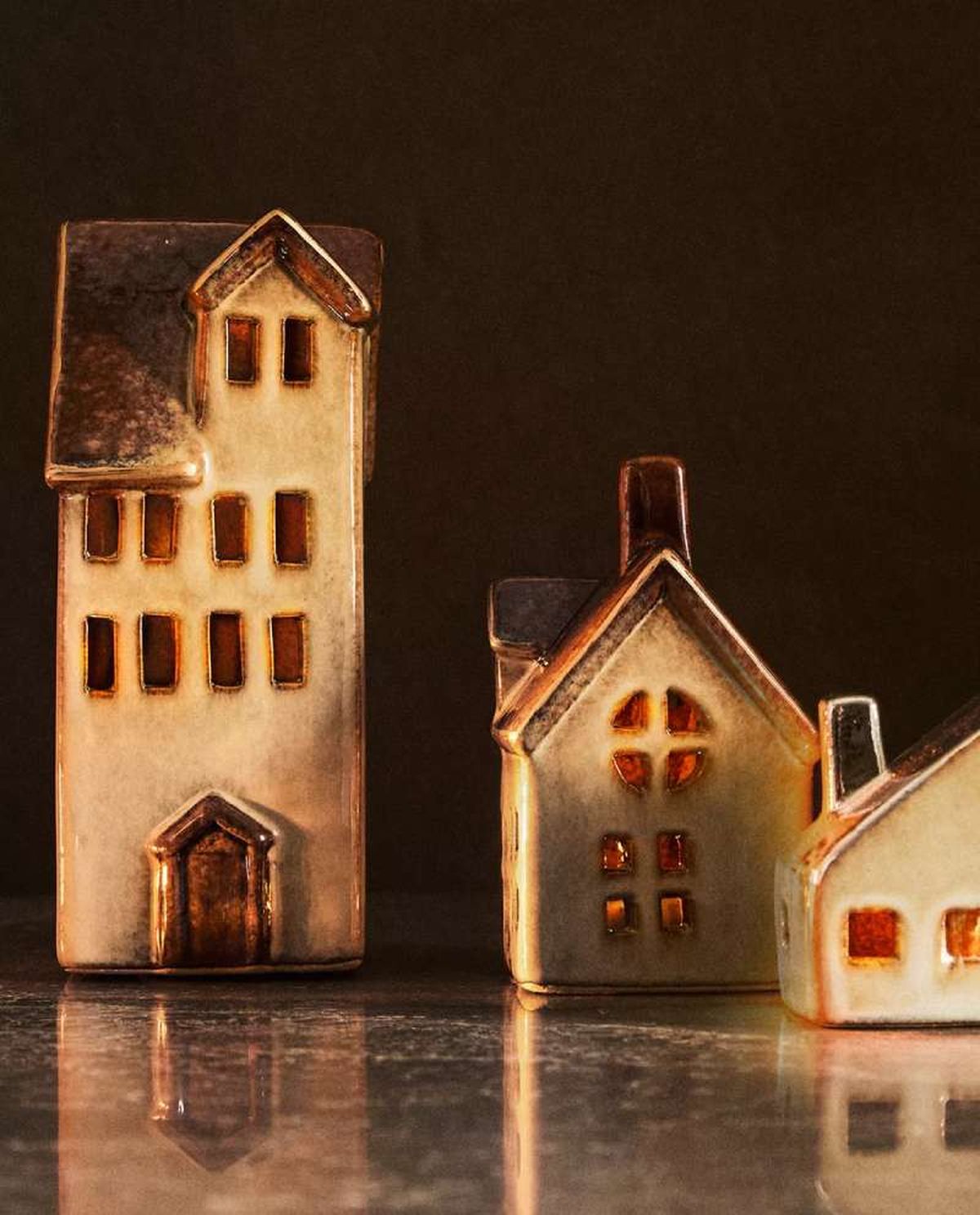Casitas de Navidad de porcelana con luz.