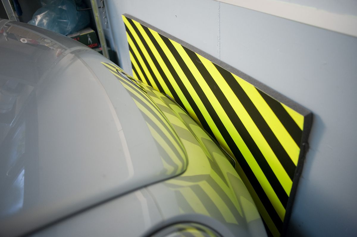 brico2 0659 Protector señalizador garaje paso 9