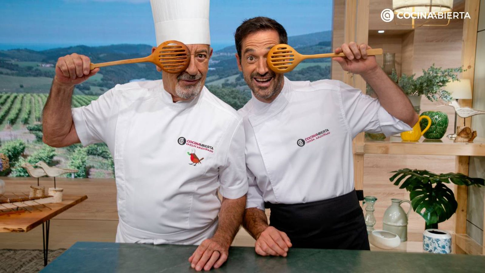Karlos y Joseba Arguiñano en la nueva temporada del programa Cocina Abierta 2024/25 Karlos y Joseba Arguiñano en la nueva temporada del programa Cocina Abierta 2024/25